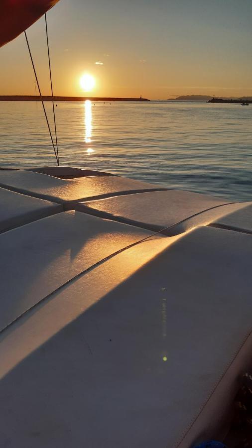 Bed & Boat Brezza Del Mare Hotel เวียเรจโจ ภายนอก รูปภาพ